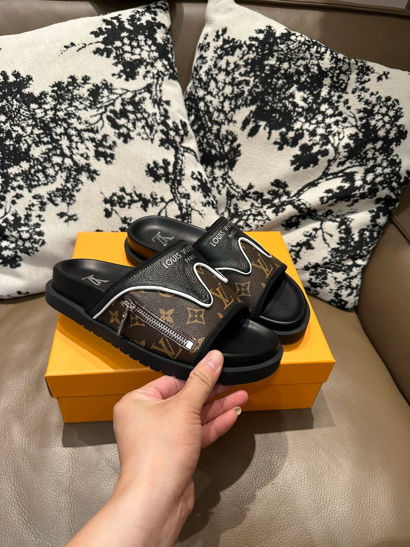 Men's shoes 💰340💰 LV zipper new style, cowhide surface, sheepskin lining, size 36-46